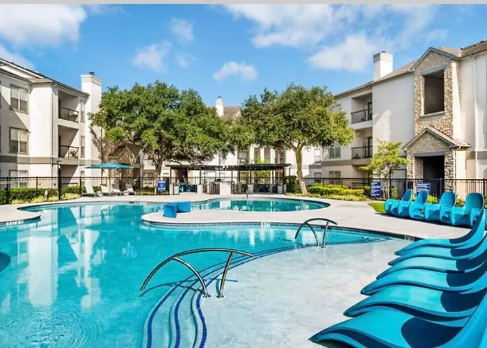 Vibrant Oasis In The Heart Of Midtown & Downtown